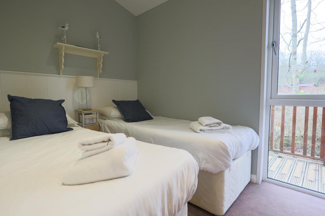 Oak Cabin With Hot-Tub & Secluded Decking - Finlake Resort & Spa - Devon Chudleigh Esterno foto